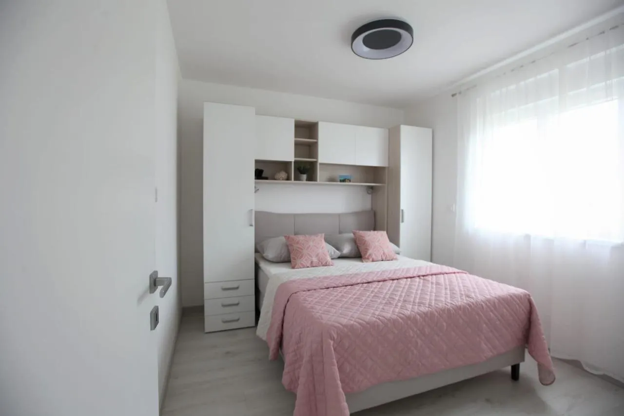 Apartment Sunset Trogir 0*,  Croatia